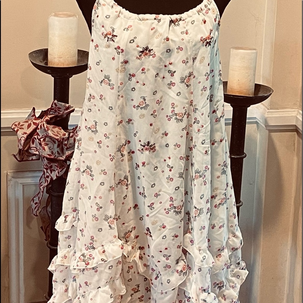 💐EVIE MICRO SEQUINS FLORAL RUFFLE DRESS . - Picture 4 of 11